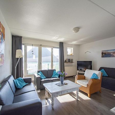 An Apartment That Is Attractively Furnished Julianadorp Exterior photo