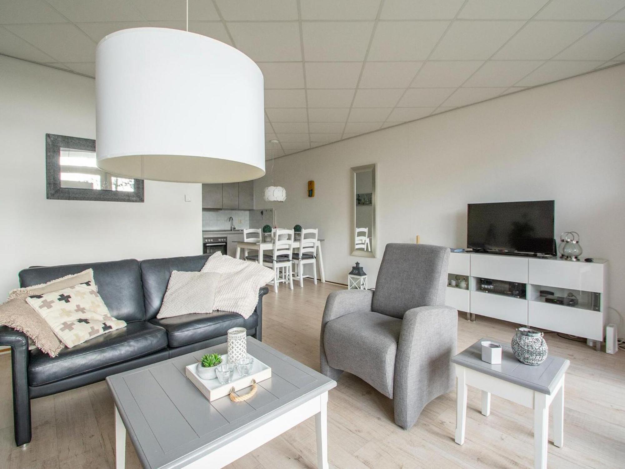 An Apartment That Is Attractively Furnished Julianadorp Exterior photo
