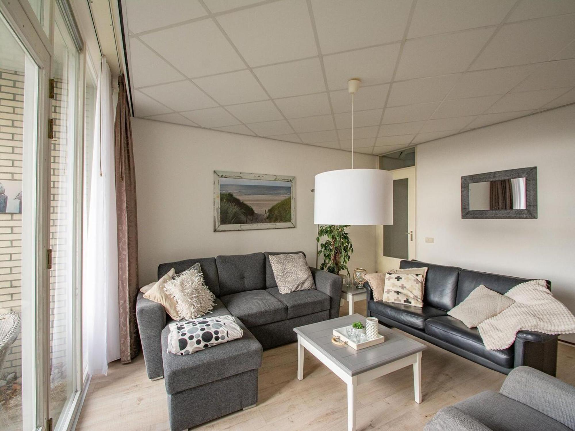An Apartment That Is Attractively Furnished Julianadorp Exterior photo