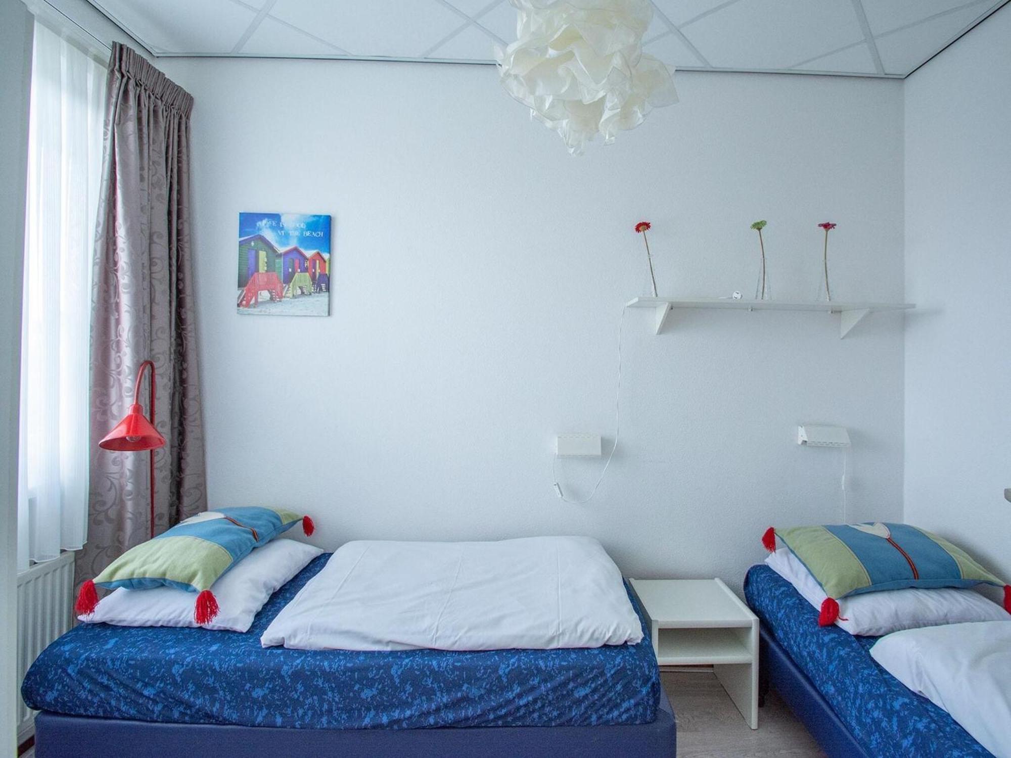 An Apartment That Is Attractively Furnished Julianadorp Exterior photo