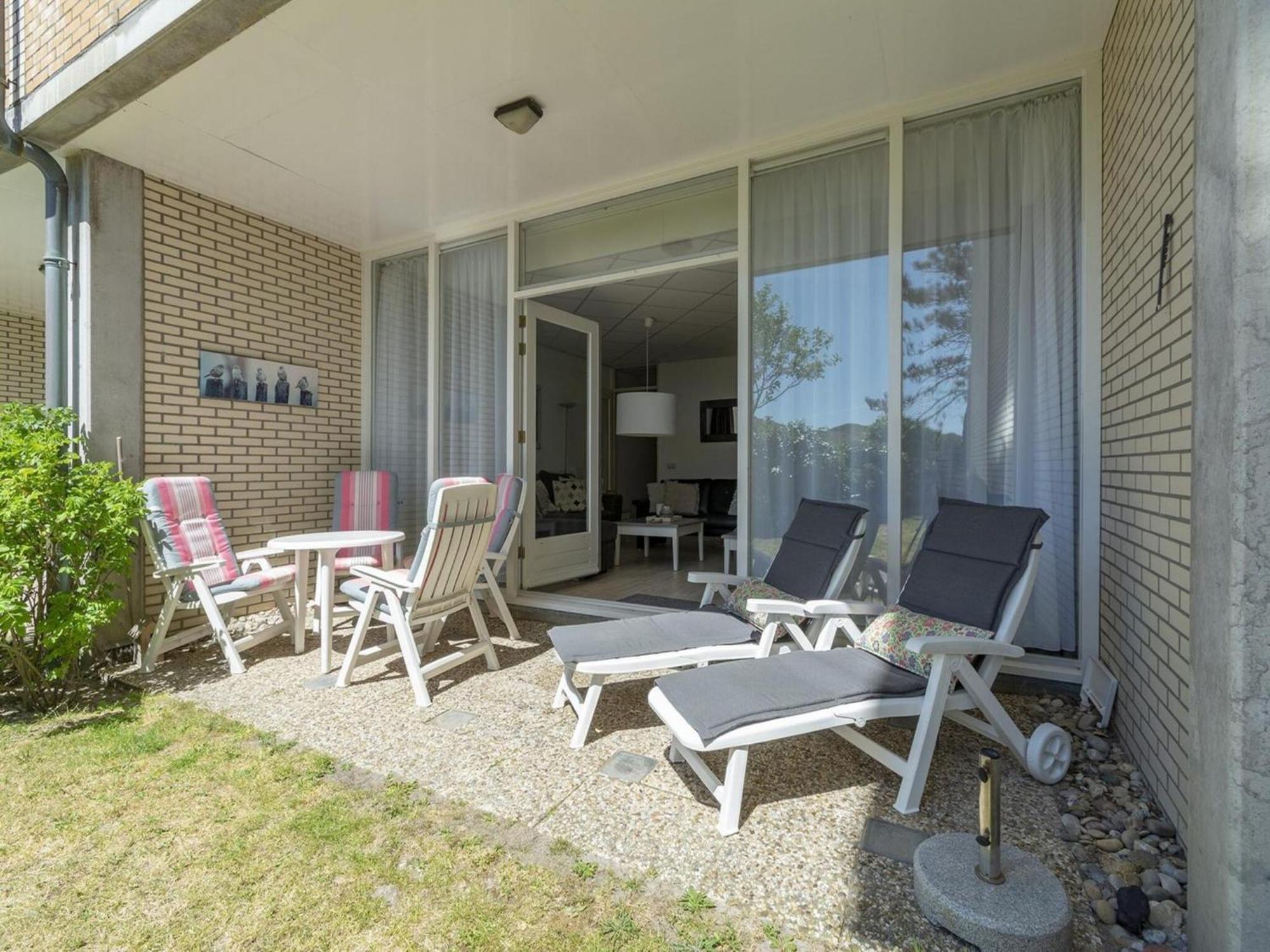 An Apartment That Is Attractively Furnished Julianadorp Exterior photo