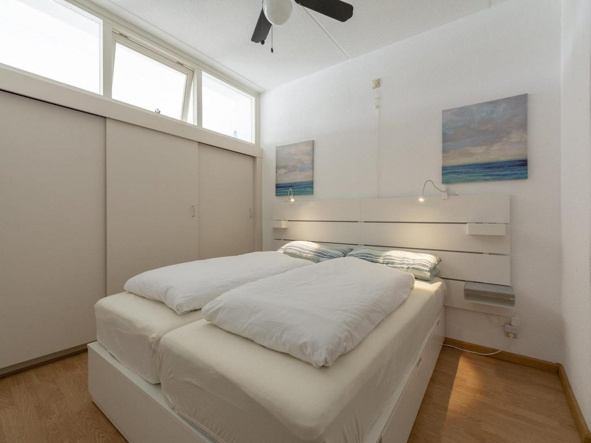 An Apartment That Is Attractively Furnished Julianadorp Exterior photo