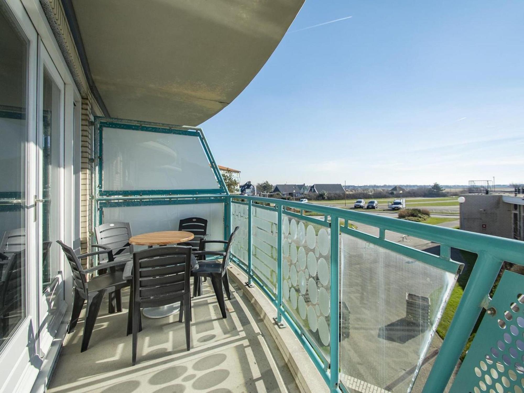 An Apartment That Is Attractively Furnished Julianadorp Exterior photo